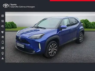 Gebraucht Toyota Yaris Hybrid Connect Style 116 PS (85 kW) 2023 Nachtblau mica metallic