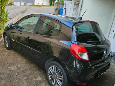 Gebraucht Renault Clio II 101 PS (74 kW) 2011 Limousine