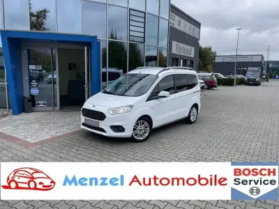 Gebraucht Ford Tourneo Courier Titanium 101 PS (74 kW) 2019 Andere Van / Kleinbus