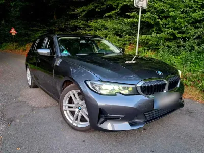 Gebraucht BMW 320 Advantage 190 PS (139 kW) 2019 Grau Kombi