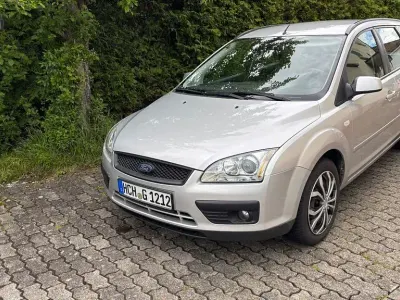 Gebraucht Ford Focus Titanium 145 PS (106 kW) 2005 Silber Limousine