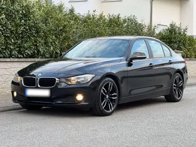 Gebraucht BMW 320 Sport Line 163 PS (119 kW) 2014 Grau Limousine