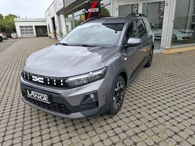 Neu Dacia Jogger Journey 158 PS (116 kW) 2026 Dolomitgrau metallic Van / Kleinbus