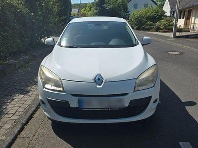 Weiß Gebraucht 2009 Renault Mégane GrandTour Kombi | 3.300 € (Etwas zu teuer)