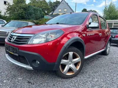 Gebraucht Dacia Sandero Stepway 84 PS (61 kW) 2011 Rot Limousine