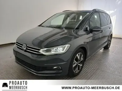 Gebraucht VW Touran Comfortline 150 PS (110 kW) 2024 Delfingrau Van / Kleinbus