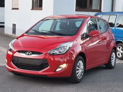 Gebraucht Hyundai ix20 Classic 90 PS (66 kW) 2015 Rot Kleinwagen