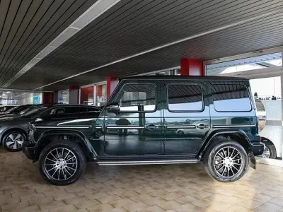 Gebraucht Mercedes G400 330 PS (242 kW) 2024 Smaragdgruen metallic SUV