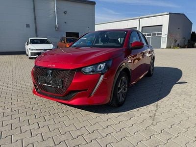 Usata Peugeot e-208 Active 100 kW (136 CV) 2021 Rosso Utilitaria