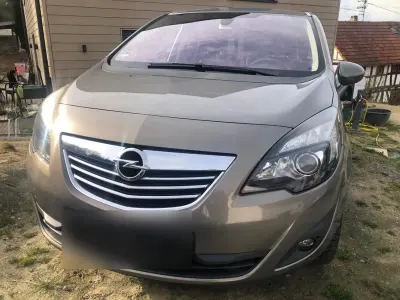 Gebraucht Opel Meriva 95 PS (69 kW) 2010 Braun Van / Kleinbus