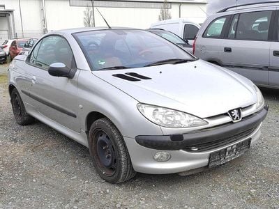 Gebraucht Peugeot 206 CC 109 PS (80 kW) 2001 Visionblau Cabrio