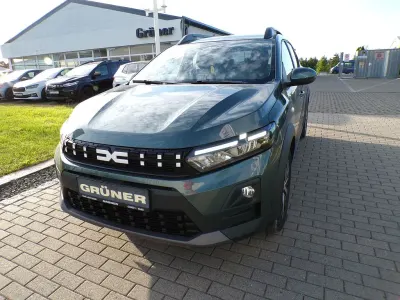 Neu Dacia Sandero Expression 122 PS (89 kW) 2026 Grün SUV