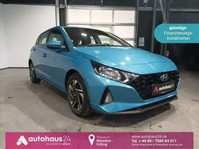 Gebraucht Hyundai i20 Trend 101 PS (74 kW) 2023 Blau Kleinwagen