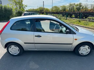 Usata Ford Fiesta 2005 Argento Utilitaria
