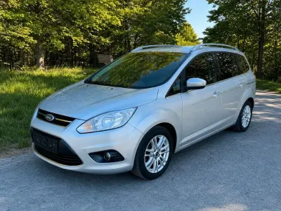 Używany Ford Focus Ghia 125 KM (91 kW) 2009 Srebrny Sedan/Limuzyna