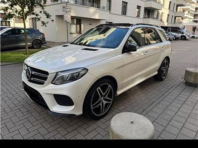 Weiß Gebraucht 2015 Mercedes GLE350 Kombi | 24.000 €