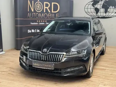 Gebraucht Skoda Superb 150 PS (110 kW) 2022 Black magic perleffe (metallic) Kombi