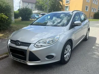 Gebraucht Ford Focus 115 PS (84 kW) 2014 Grau Limousine