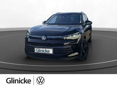 Neu VW Tiguan 150 PS (110 kW) 2025 Grenadillschwarz metallic SUV