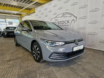 Brugt VW Golf VIII Active 150 HK (110 kW) 2023 Grå Sedan
