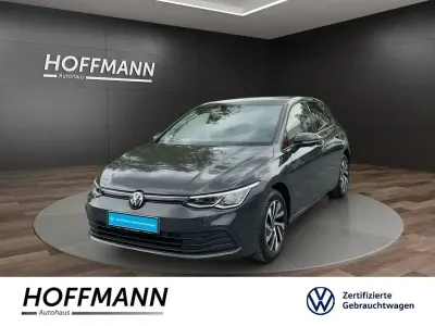Gebraucht VW Golf VIII Life 150 PS (110 kW) 2023 Grau Limousine