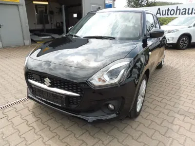 Gebraucht Suzuki Swift Comfort 83 PS (61 kW) 2023 Schwarz Kleinwagen