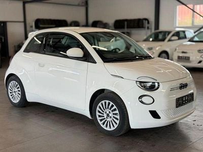 Second-hand Fiat 500e 86 kW (118 CP) 2023 Alb Berlinǎ