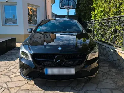 Gebraucht Mercedes CLA180 Shooting Brake 122 PS (89 kW) 2015 Schwarz Kombi