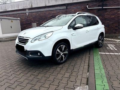 Weiß Gebraucht 2015 Peugeot 2008 Allure SUV | 8.999 € (Fairer Preis)