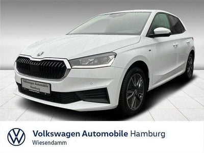 Moonweiß perleffekt/moonweis Gebraucht 2023 Skoda Fabia Tour Kleinwagen | 19.222 € (Fairer Preis)