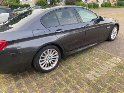 Gebraucht BMW M550 Sport Line 381 PS (280 kW) 2014 Grau Limousine