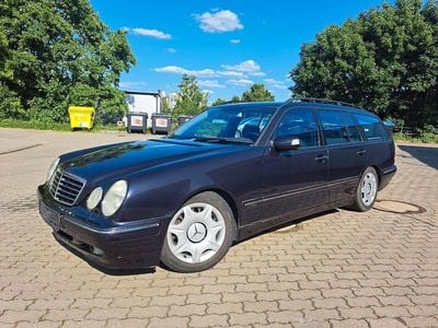 Mercedes E200