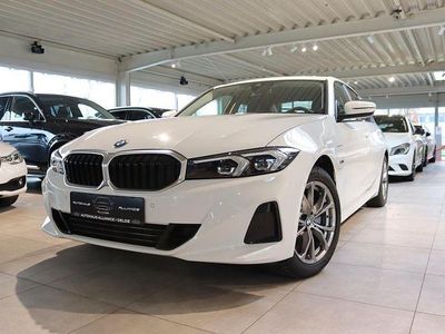 Weiß Gebraucht 2022 BMW 320e Sport Line Limousine | 32.990 € (Teuer)