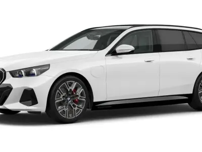 Gebraucht BMW 550e Comfort Edition 489 PS (359 kW) 2026 Weiß Kombi