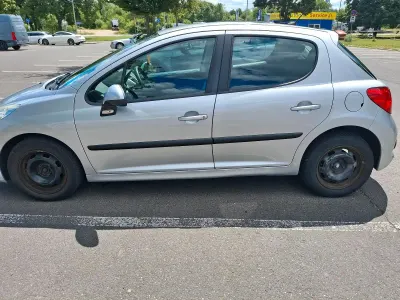 Gebraucht Peugeot 207 75 PS (55 kW) 2007 Grau Limousine