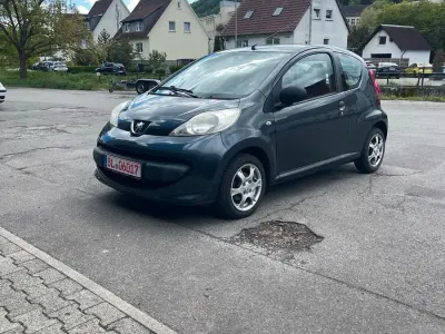 Gebraucht Peugeot 107 68 PS (50 kW) 2006 Grau Kleinwagen