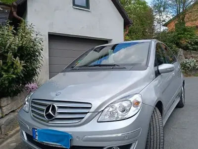 Używany Mercedes B170 116 KM (85 kW) 2006 Srebrny Minivan