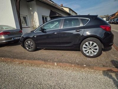 Gebraucht Opel Astra Energy 140 PS (102 kW) 2014 Schwarz Limousine
