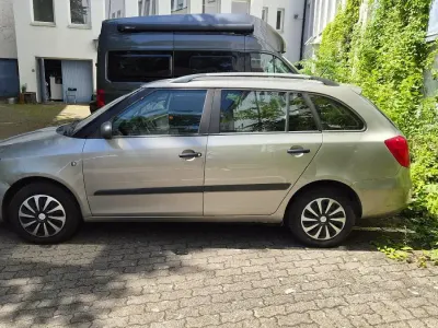 Gebraucht Skoda Fabia 70 PS (51 kW) 2011 Gelb Kombi