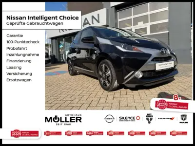 Gebraucht Toyota Aygo X-clusiv 69 PS (50 kW) 2015 Schwarz Kleinwagen