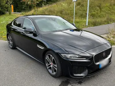 Używany Jaguar XE R-Dynamic 250 KM (183 kW) 2020 Czarny Sedan/Limuzyna