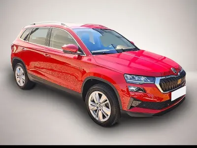 Gebraucht Skoda Karoq Selection 150 PS (110 kW) 2025 Rot SUV