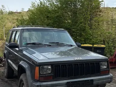 Brugt Jeep Cherokee 168 HK (123 kW) 1987 Grå SUV