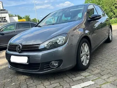 Gebraucht VW Golf VI Style 105 PS (77 kW) 2011 Grau Kleinwagen