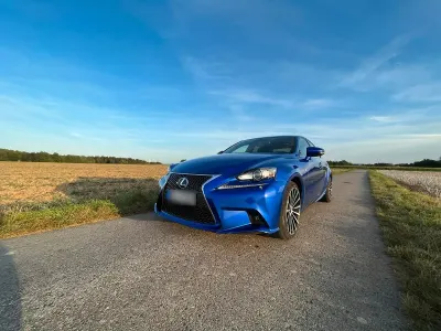 Second-hand Lexus IS300h Sport Line 223 CP (164 kW) 2015 Albastru Berlinǎ