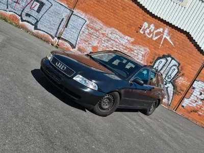 Gebraucht Audi A4 S-Line 165 PS (121 kW) 1999 Grau Kombi