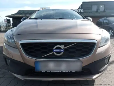 Gebraucht Volvo V40 114 PS (83 kW) 2016 Beige SUV