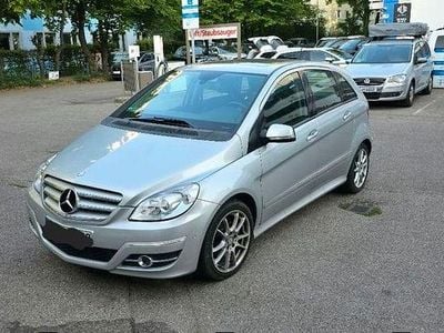 Mercedes B200