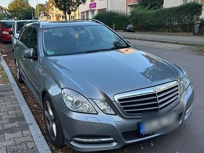 Mercedes E200
