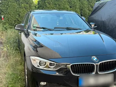 Gebraucht BMW 318 150 PS (110 kW) 2013 Schwarz Limousine